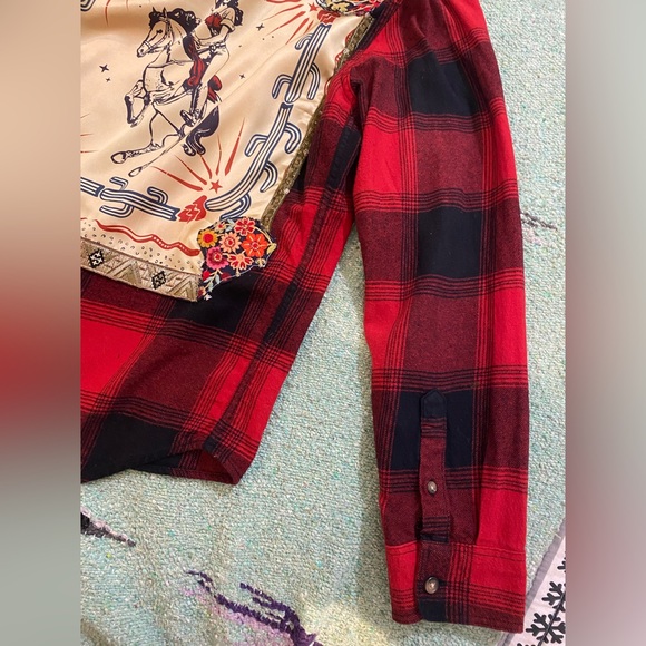 Red Plaid Western Horse Graphic Top - Picture 7 of 10